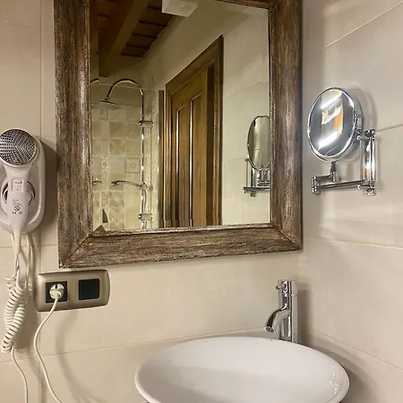 La De Barro Hotel Infiesto