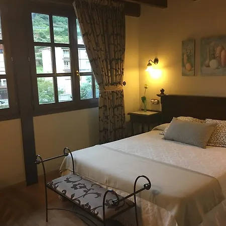 Hotel La De Barro Infiesto
